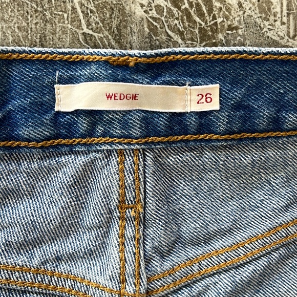 💙 Levi’s Premium Wedgie Straight Fit medium wash size 26 jeans 100% cotton - Picture 7 of 10